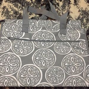 ThirtyOne Deluxe ZIP Top Utility tote
